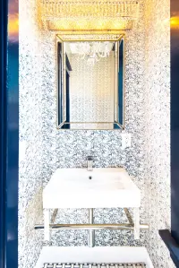 The Hudson Whaler Hotel 5